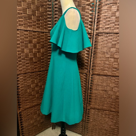 Eliza J 6 Green Dress Exposed Shoulders Off Shoulder Sleeves - Picture 12 of 14